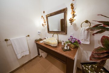 Bathroom sink