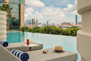 Infinity pool