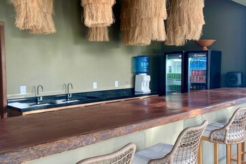 Poolside bar