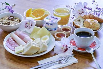 Breakfast meal
