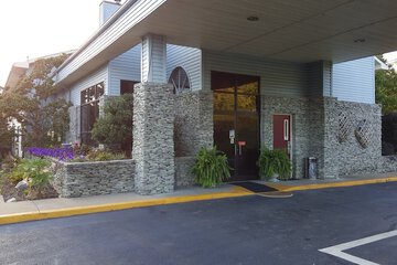Americourt Hotel