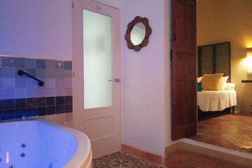 Jetted tub