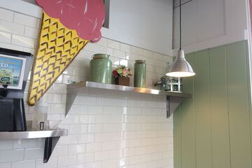 Snack bar
