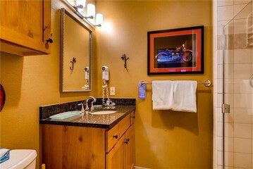 Bathroom sink