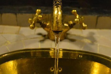 Bathroom sink