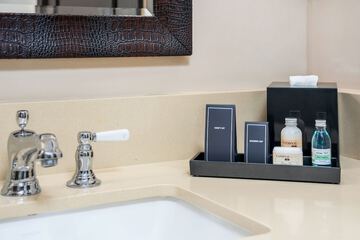 Bathroom amenities