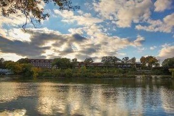  Cliffbreakers Riverside and Conference Center 22