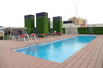 Rooftop pool