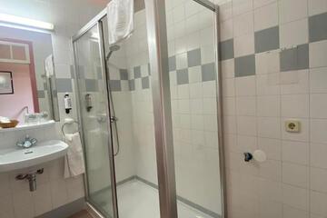 Photo 32