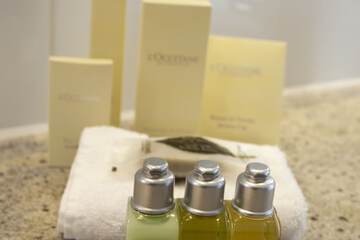 Bathroom amenities
