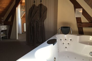Jetted tub