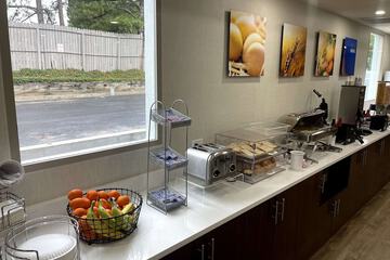 Breakfast/Coffee Service 20 of 26