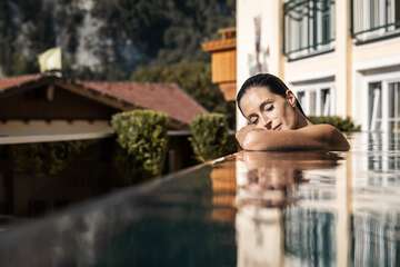 Infinity pool