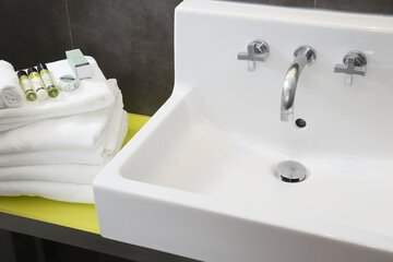 Bathroom sink