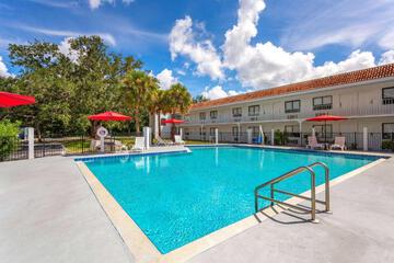 Developer Inn Express Fundamental a Travelodge by Wyndham