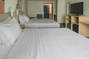 Room 9 of 12