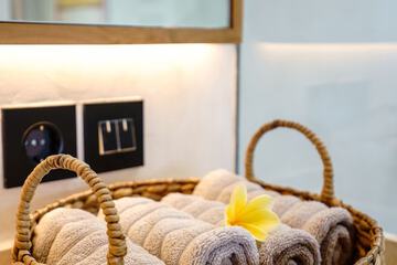 Bathroom amenities