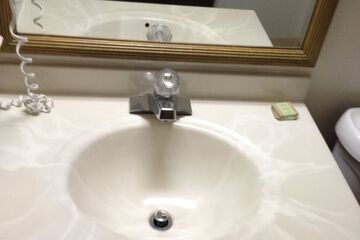 Bathroom sink