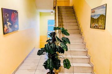 Handrails in stairways