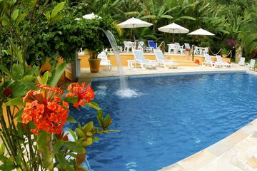 Pool waterfall