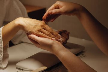 Nail salon