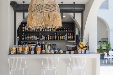 Poolside bar