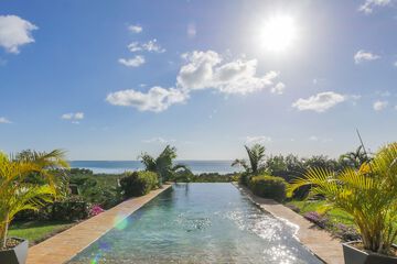 Infinity pool