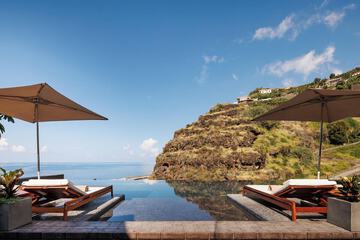 Infinity pool