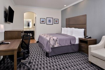 Room 11 of 27