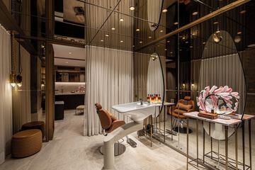 Hair salon