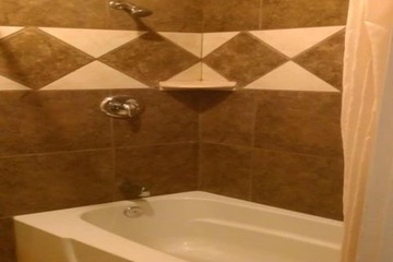 Deep soaking bathtub