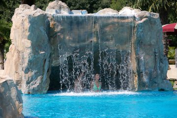 Pool waterfall