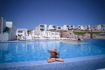 Infinity pool