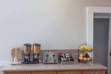 Breakfast area