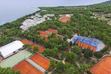 Tennis court