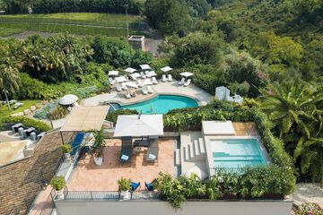 Private pool