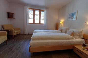 Photo 33