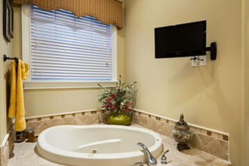 Deep Soaking Bathtub