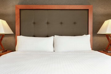 Room 28 of 40