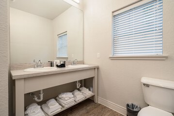 Room 45 of 211