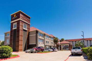 La Quinta Inn & Suites by Wyndham Clear Lake / Webster