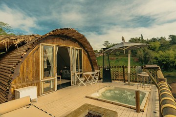 Private spa tub