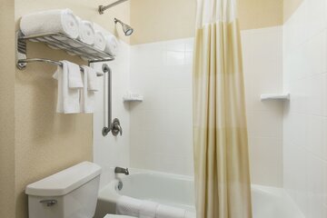Room 14 of 30