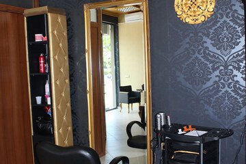 Hair salon