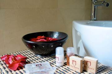 Bathroom amenities
