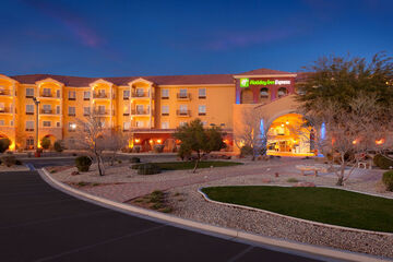 Holiday Inn Express Hotel & Suites