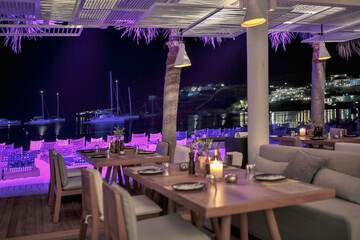 Poolside bar