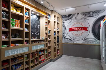 Snack bar