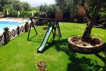Children's play area - outdoor