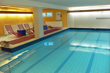 Exercise/lap pool